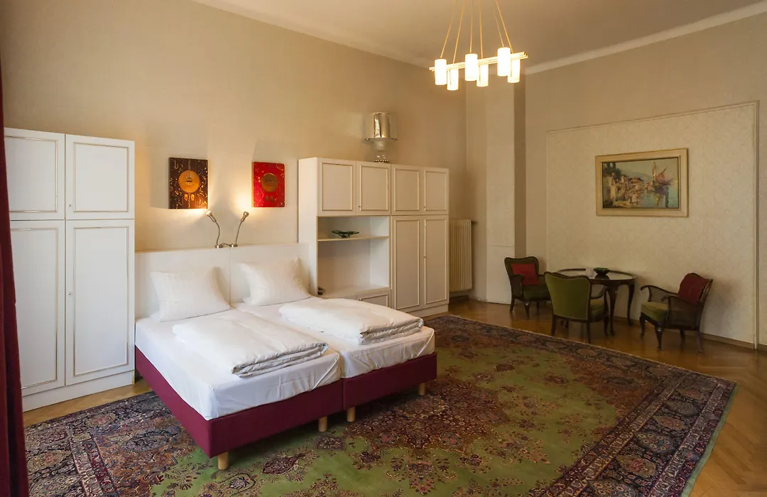 Hotel am Berg-1